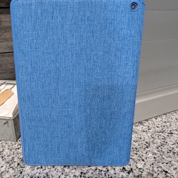 Amazon Tablet Bundle - Picture 9 of 16